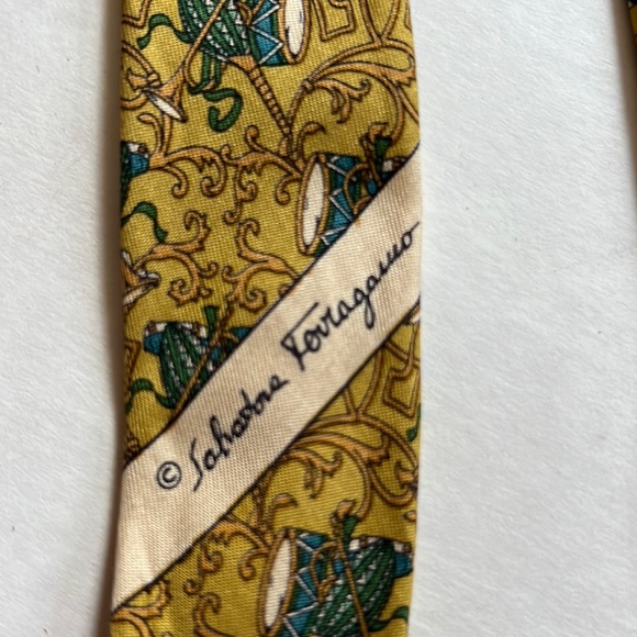 Salvatore Ferragamo silk tie made in Italy - Picture 4 of 4